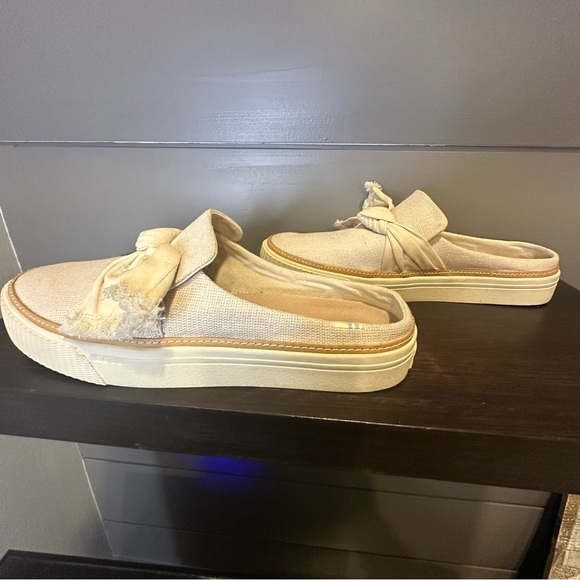 Toms Women's Cream Canvas Knotted Mules - Picture 2 of 8